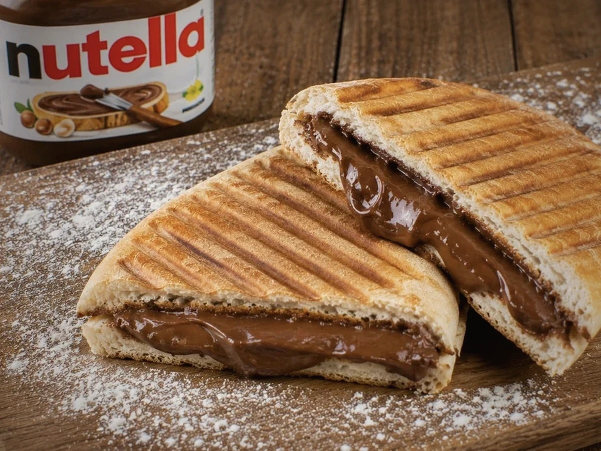 Panini Nutella 🍫 - plat du restaurant italien LE 55 à Suresnes